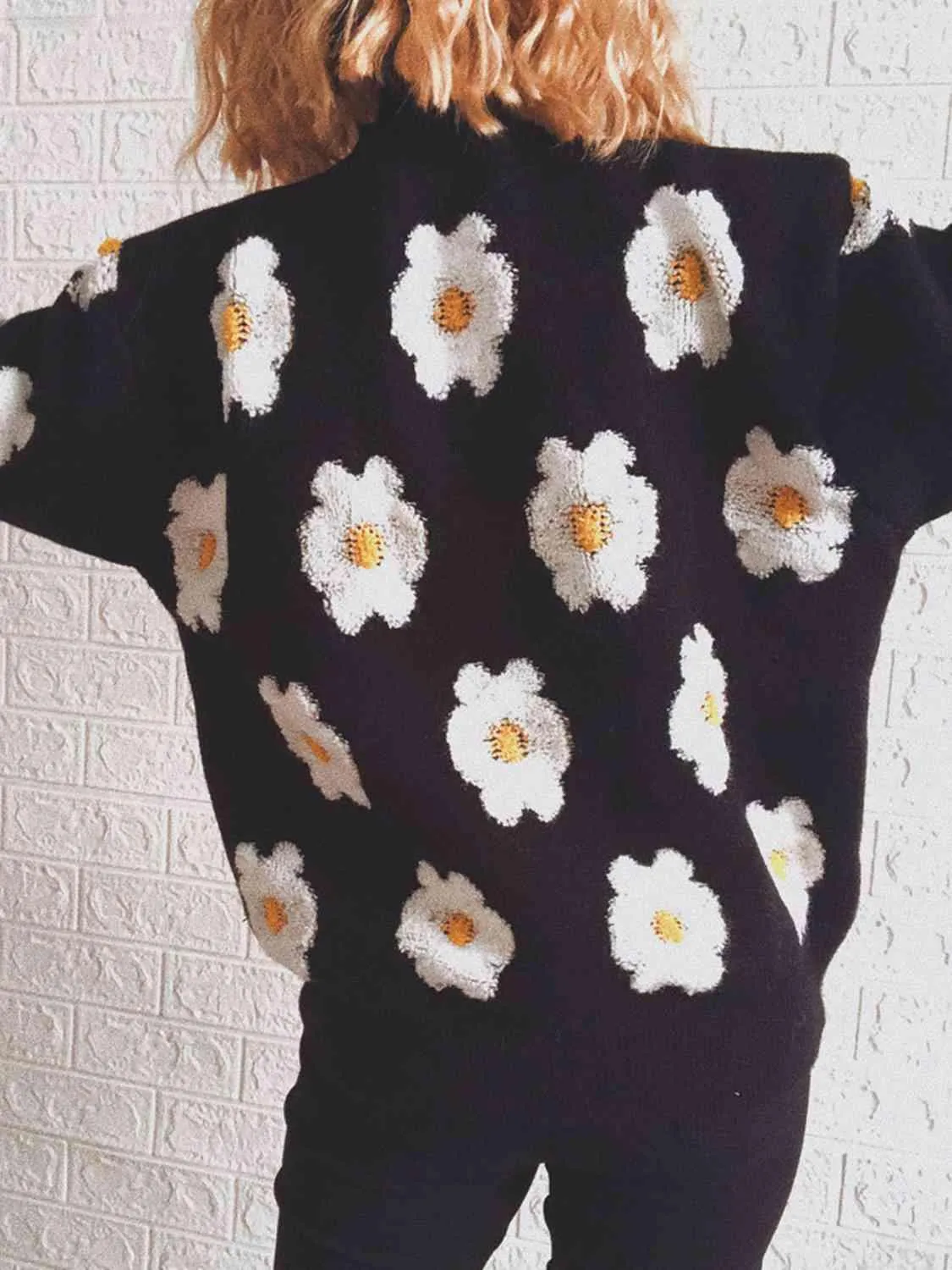 Charming Floral Long Sleeve Knit Sweater