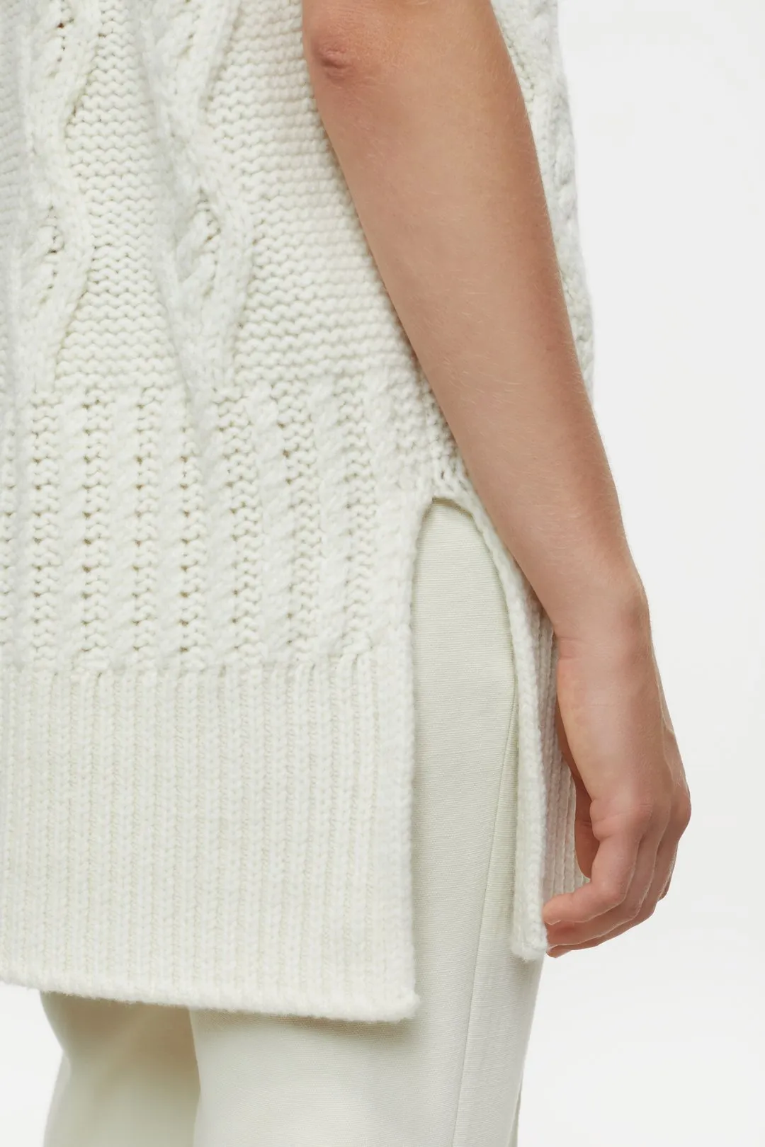 CLOSED WOMENS SLEEVELESS KNIT - VANILLA CREAM