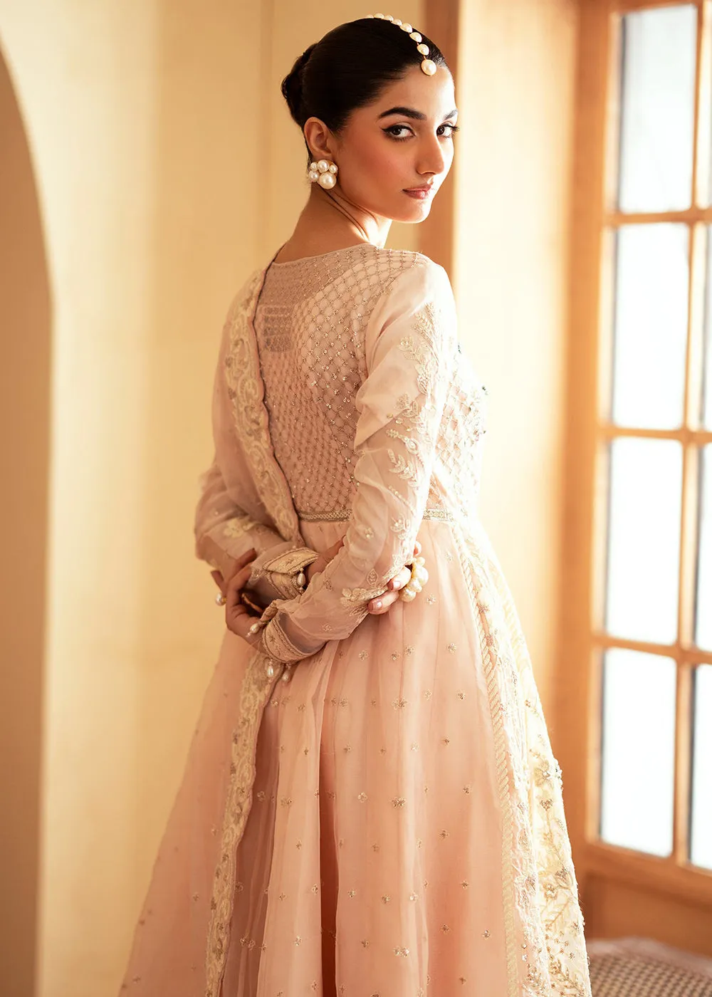 Romansiyyah Luxury Formals '24 by Emaan Adeel | FAATIN